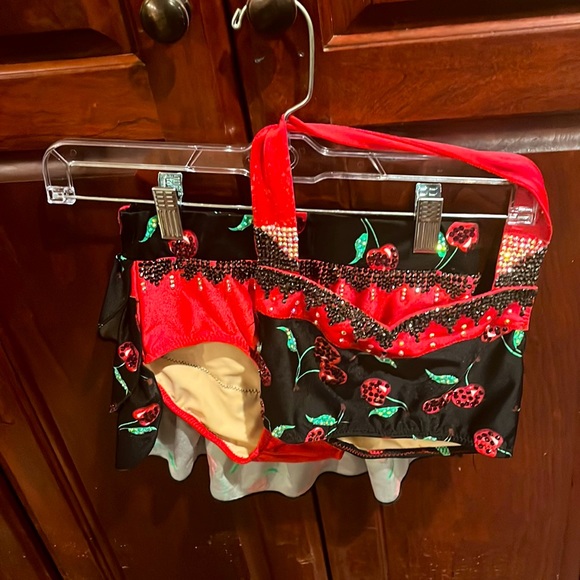 I’m selling a costume for dance but can be worn for pageant’s - Picture 1 of 6